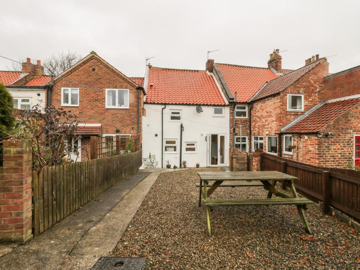 Barnaby Cottage Yarm Exterior photo
